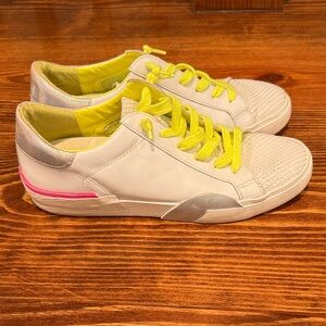 DOLCE VITA. Women's White and Silver Sneakers.